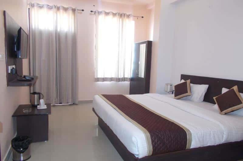 Makrana Raj Hotel Sikar Экстерьер фото
