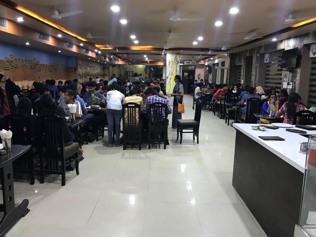 Makrana Raj Hotel Sikar Экстерьер фото